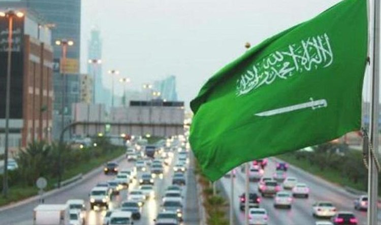 ” المركز العربي الأوروبي ” يستنكر أستهداف الحوثي للمنشأت النفطية في جدة