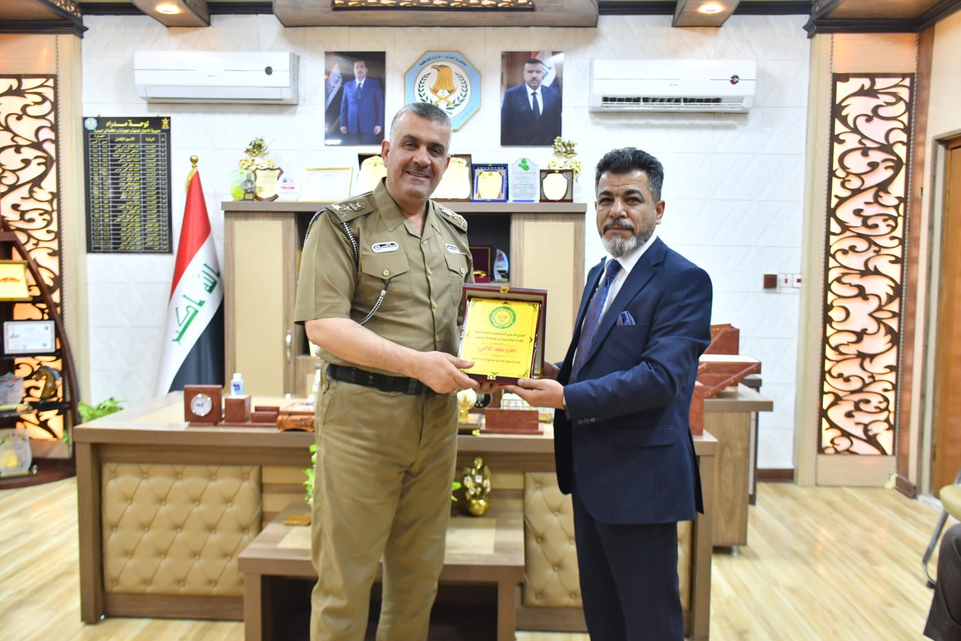 المركز العربي الأوروبي يكرم قيادات وزارة الداخلية بالمديرية العامة للاحوال المدنية بالبصرة