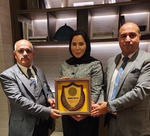 العربي الأوروبي يكرّم شيخة الكبيسي بالدرع الذهبي للعمل الإنساني