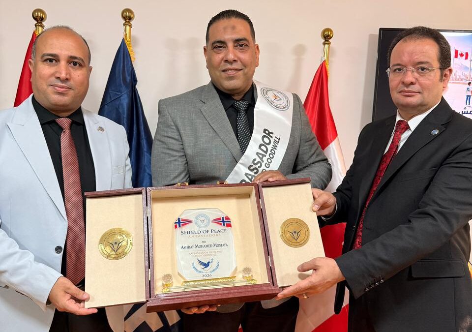 تكريم رائد الأعمال أشرف الطويل ومنحه لقب سفير السلام والنوايا الحسنة تقديراً لإسهاماته المجتمعية